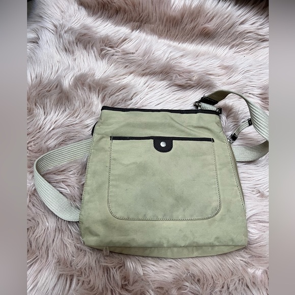 NATURALIZER sling bag in Nude color - Picture 3 of 7